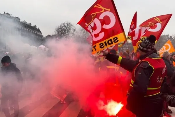 صندوق های اعتصاب چه نقشی در اعتراضات سراسری فرانسه دارند؟